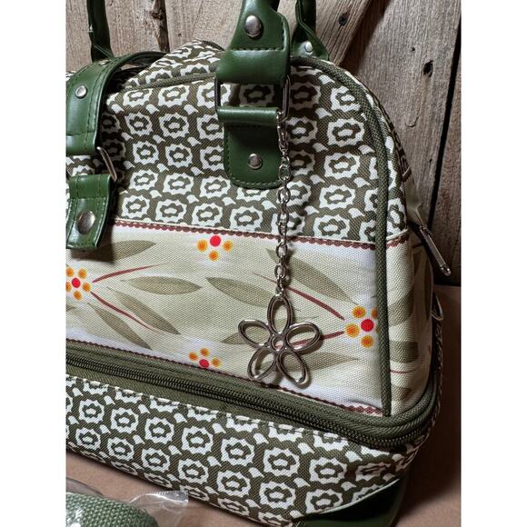 Temptations Old World Sage Green Thermal Insulated Casserole Carrier Tote Bag - Picture 2 of 9